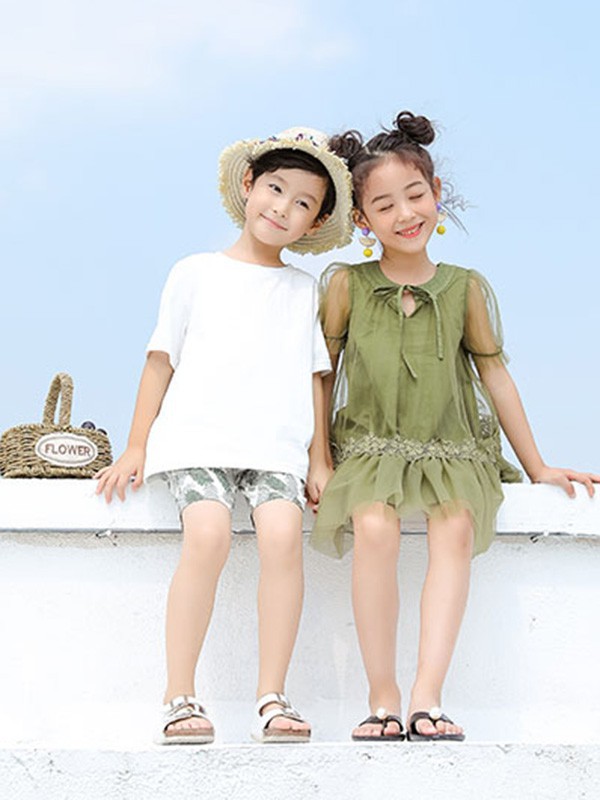 YEAJOGOR童装2023春夏季白色T恤