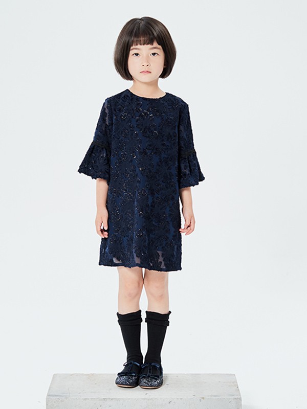 贝贝摩登2023秋冬季黑色连衣裙