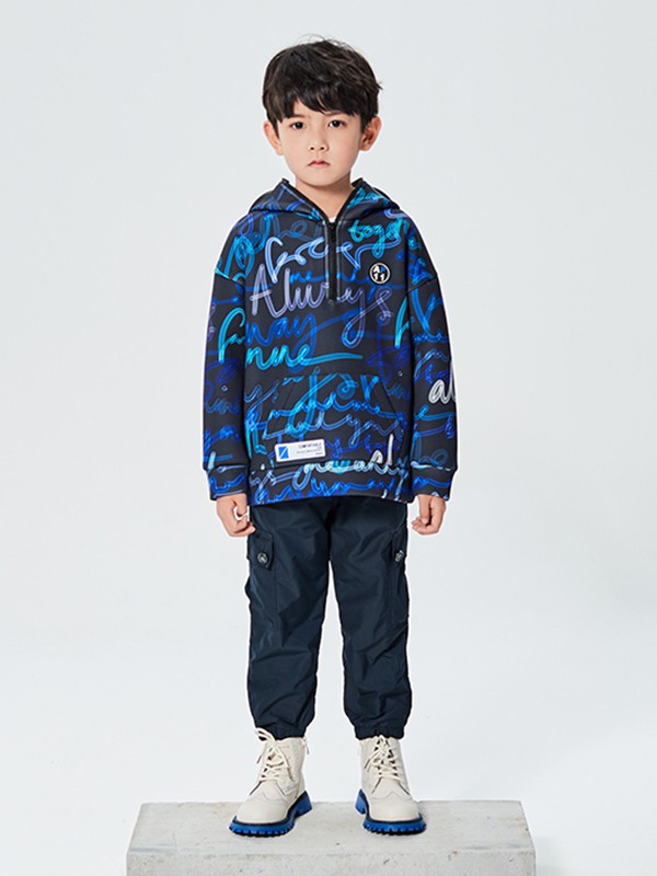 贝贝摩登2022秋冬季藏蓝色卫衣