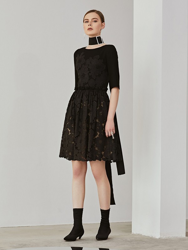 妙宴女装2023春夏季黑色连衣裙