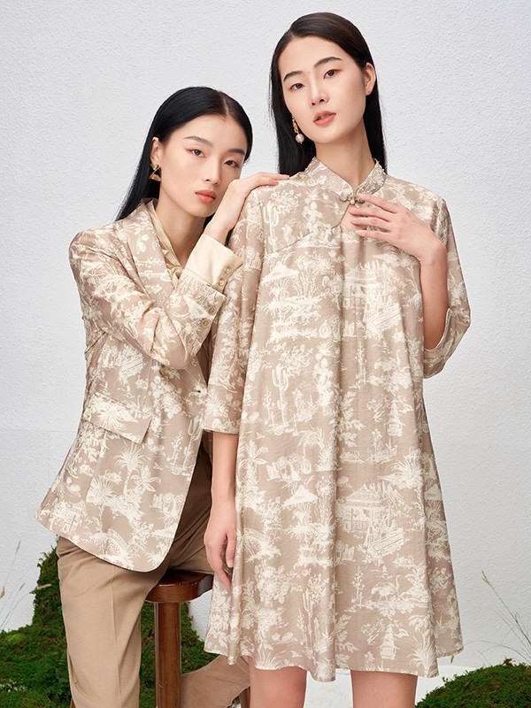 迪凯女装2023春夏季裸色连衣裙