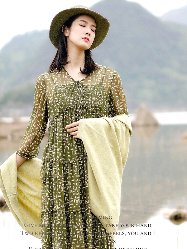 底色女装2023春夏季绿色连衣裙