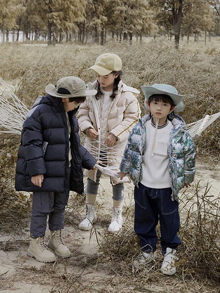 森虎儿童装2022秋冬季黑色棉服