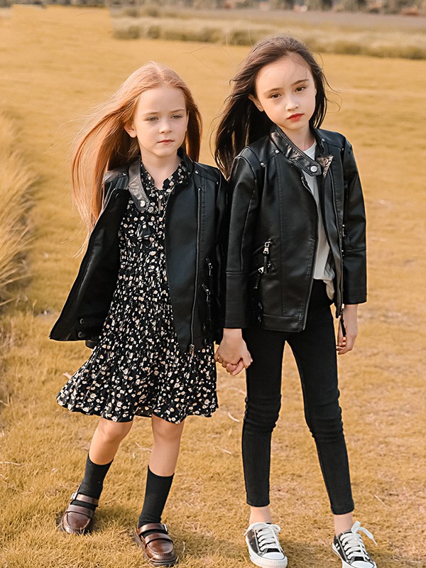 小叮尤尤童装2023春夏季黑色连衣裙