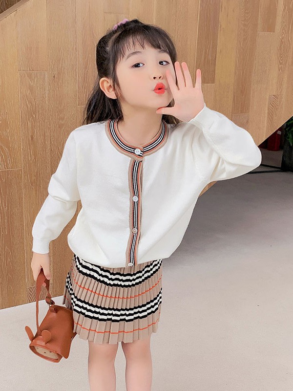 丫逗童装2023春夏季白色针织衫