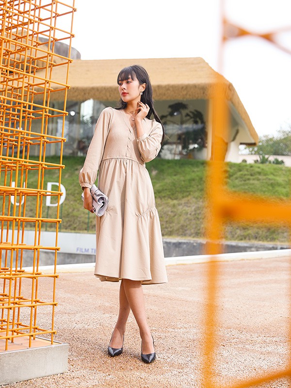 约布2023春夏季卡其色连衣裙