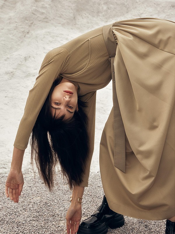 C’ESTLILITH女装2023春夏季卡其色连衣裙