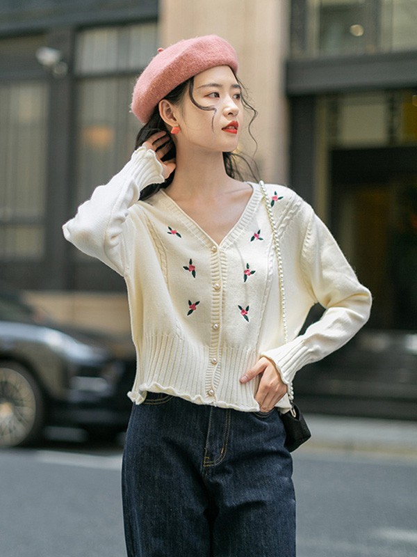 LRUD女装2023春夏季白色针织衫