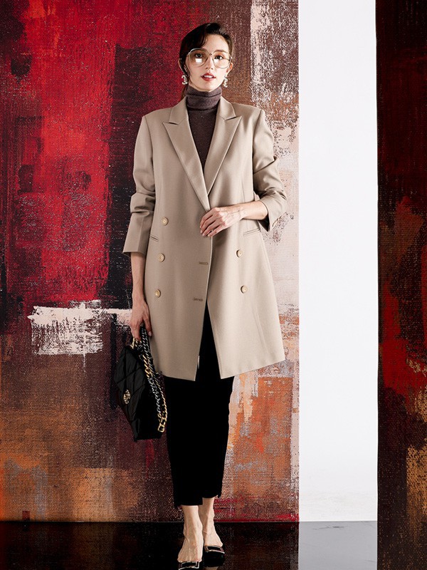 四月初九女装2023春夏季卡其色大衣