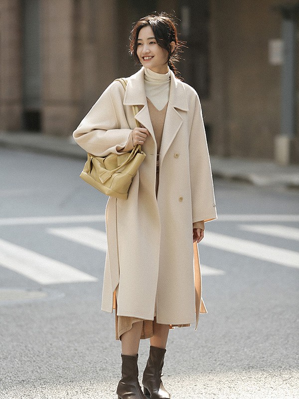 欧可芮2022秋冬季白色大衣