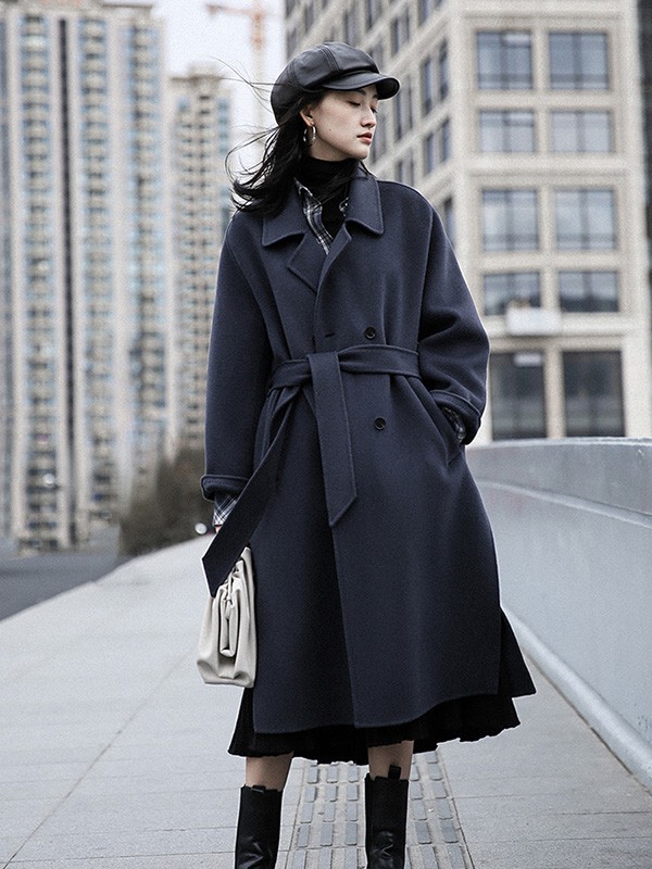 欧可芮2022秋冬季黑色大衣