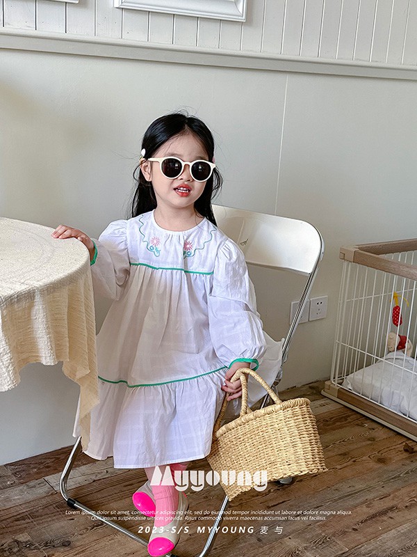 麦与2023春夏季白色连衣裙