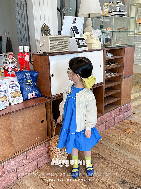 麦与2023春夏季蓝色连衣裙