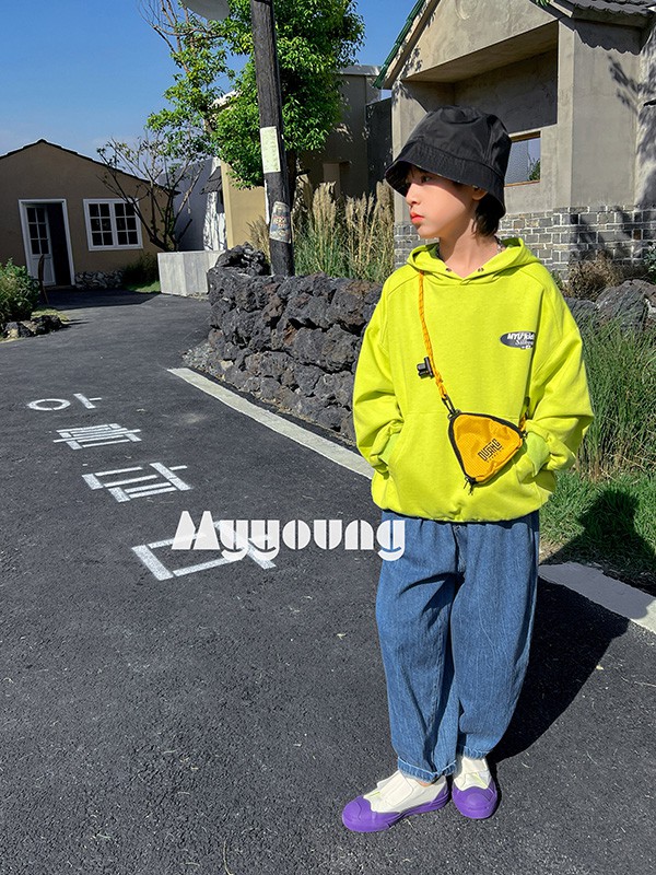 麦与童装2023春夏季黄色卫衣