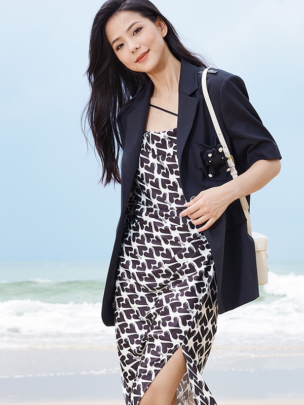 美诗缇2023春夏季黑色吊带裙