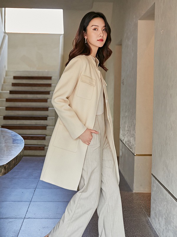蓝其卡纶女装2022秋冬季米色大衣