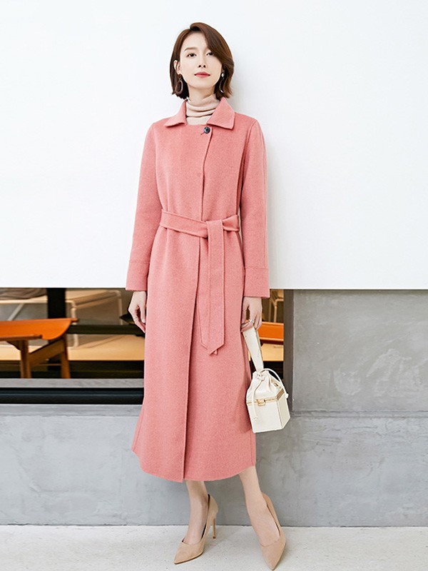 蓝其卡纶2022秋冬季粉色大衣