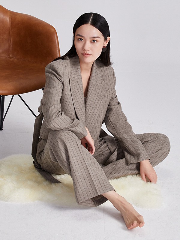 西嘉女装2022秋冬季棕色大衣