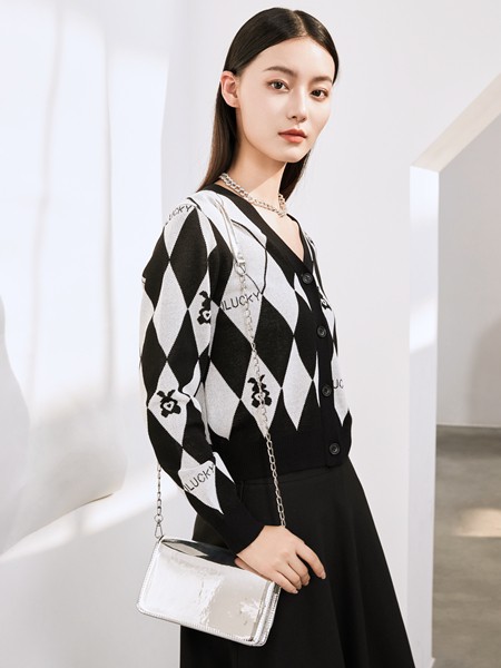 香影女装2023春夏季黑色连衣裙