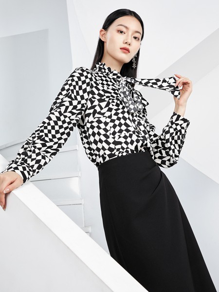 香影女装2023春夏季黑色包臀裙