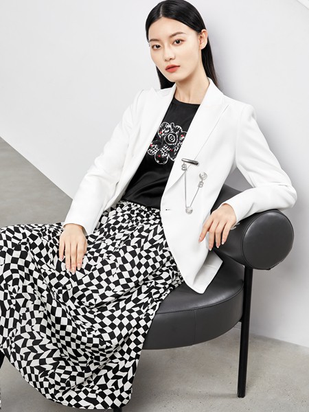 香影女装2023春夏季黑色T恤