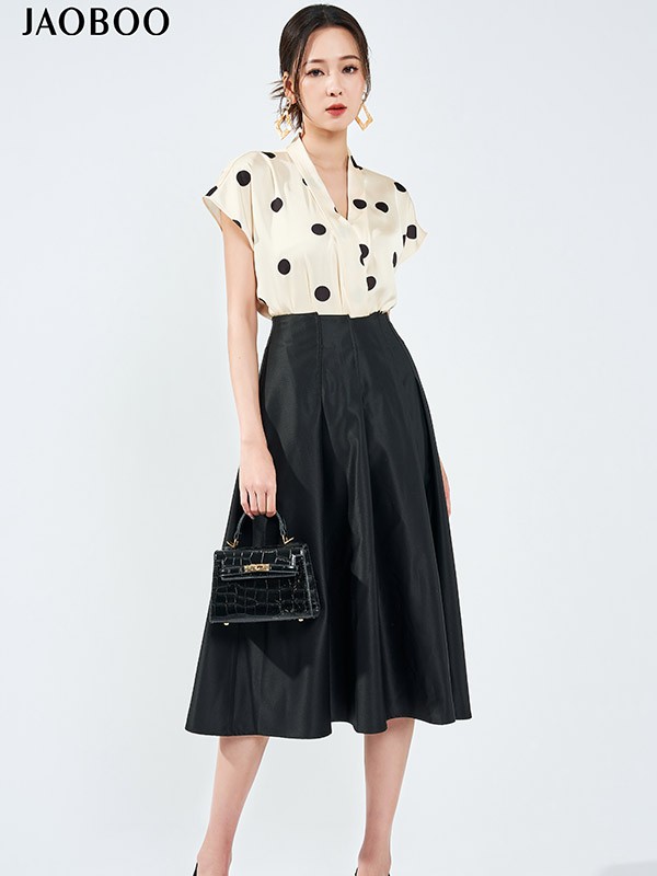 乔帛女装2023春夏季黑色半身裙