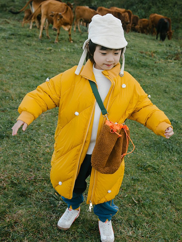 野柿童装2022秋冬季黄色大衣