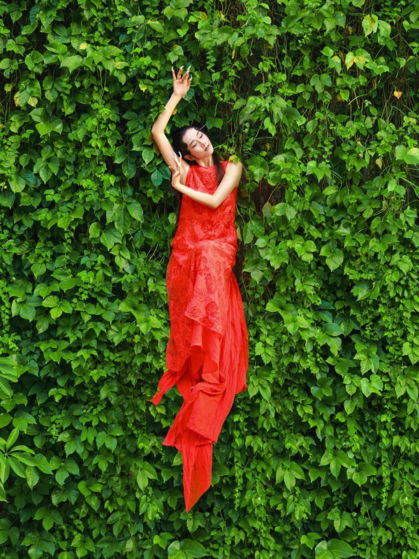 雀云裳女装2023春夏季红色连衣裙