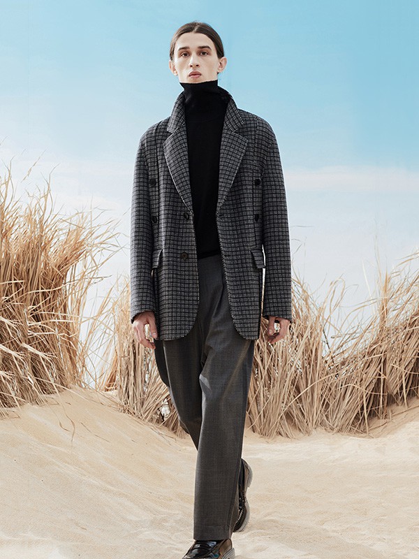 多尼路男装2022秋冬季黑色大衣