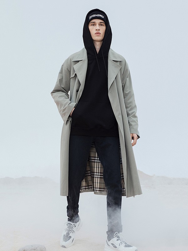 多尼路男装2022秋冬季黑色卫衣