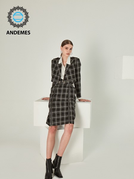 安米斯女装2023春夏季黑色包臀裙