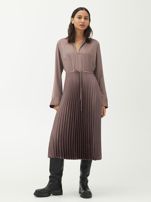 ARKET休闲装2022秋冬季裸色连衣裙