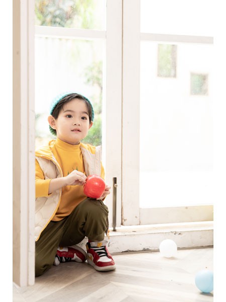 拉珐咪啦童装2022秋冬季黄色毛衣