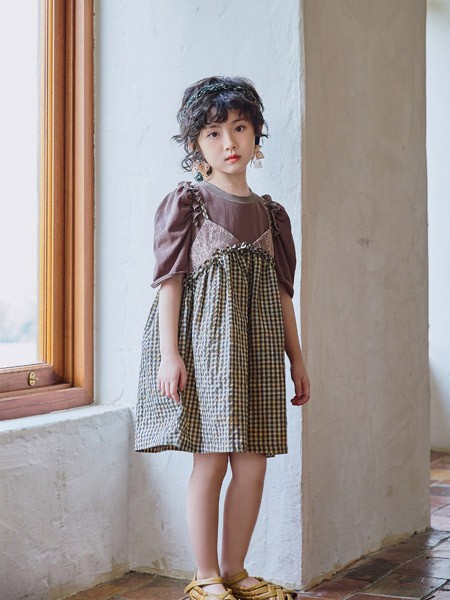 小资范童装2023春夏季咖啡色T恤