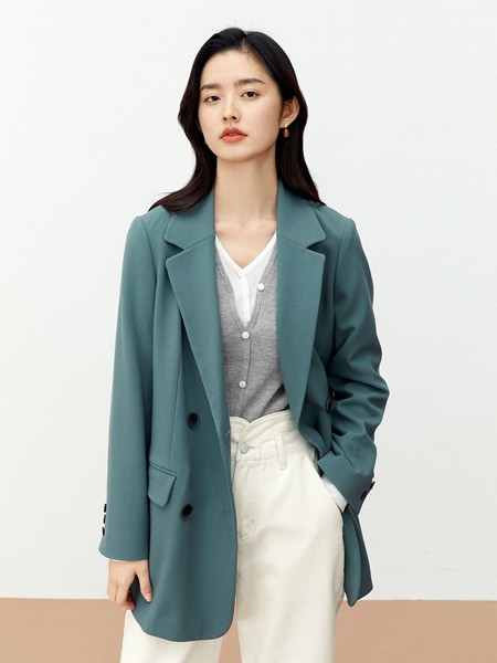 衣莱尔女装2022秋冬季绿色风衣