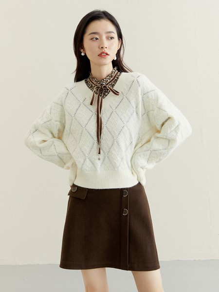 衣莱尔女装2022秋冬季咖啡色短裙