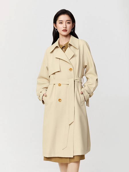 衣莱尔女装2022秋冬季白色大衣