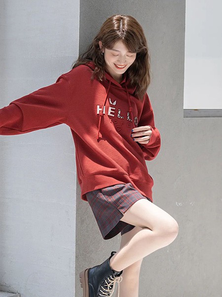 谜遇女装2022秋冬季红色卫衣