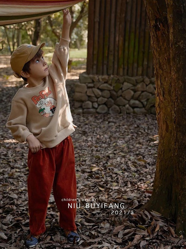 妞·布衣坊2022秋冬季卡其色T恤