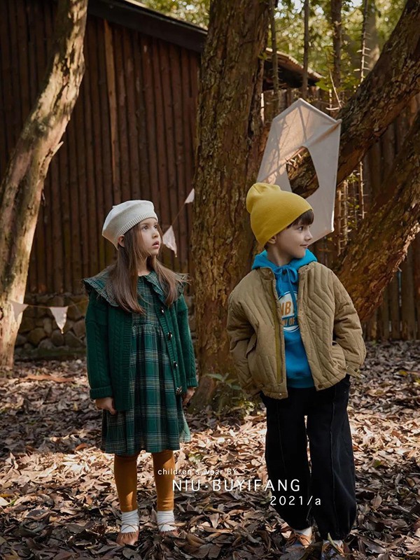 妞·布衣坊童装2022秋冬季绿色连衣裙