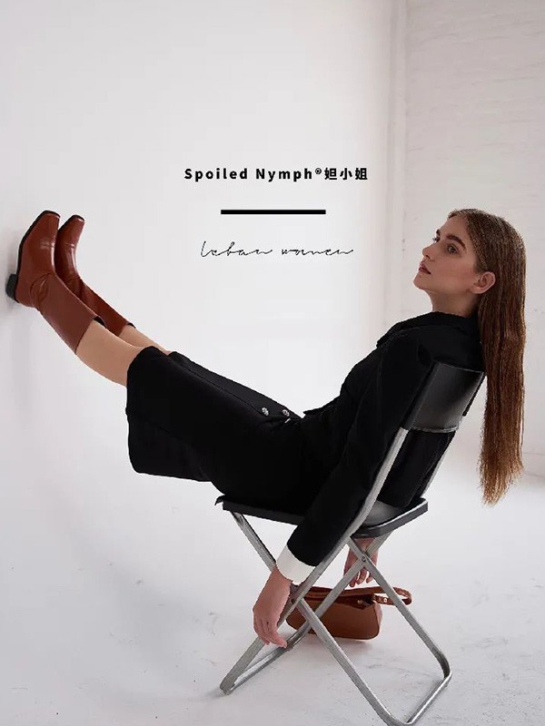 妲小姐女装2022秋冬季黑色连衣裙