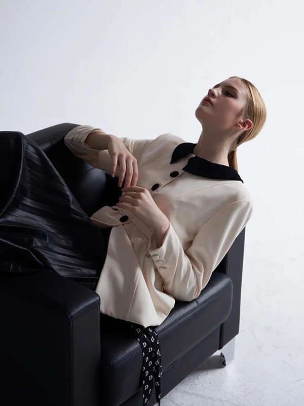 妲小姐女装2022秋冬季白色针织衫