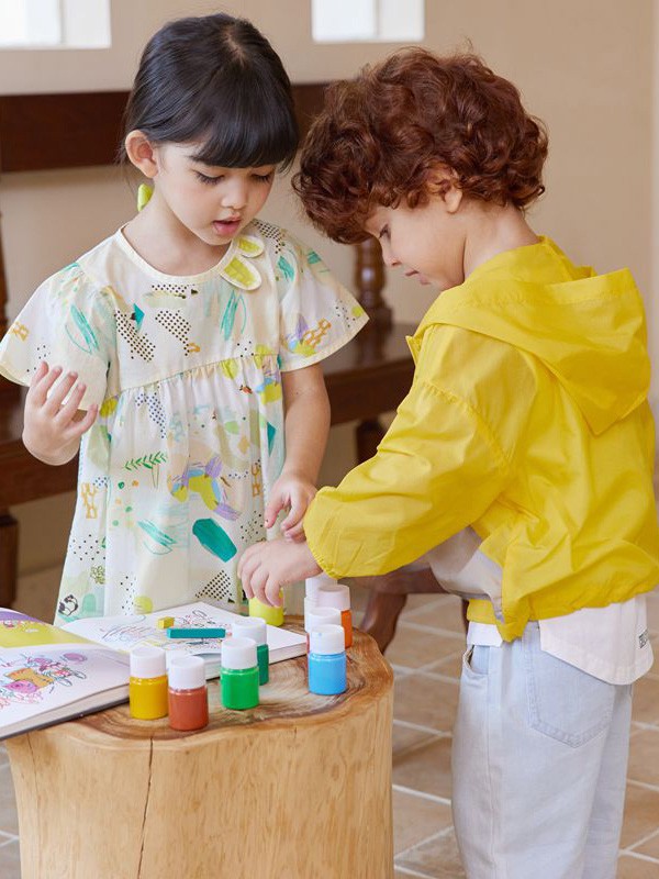 花田彩童装2023春夏季白色连衣裙