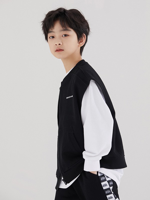 木可木可童装2023春夏季白色T恤