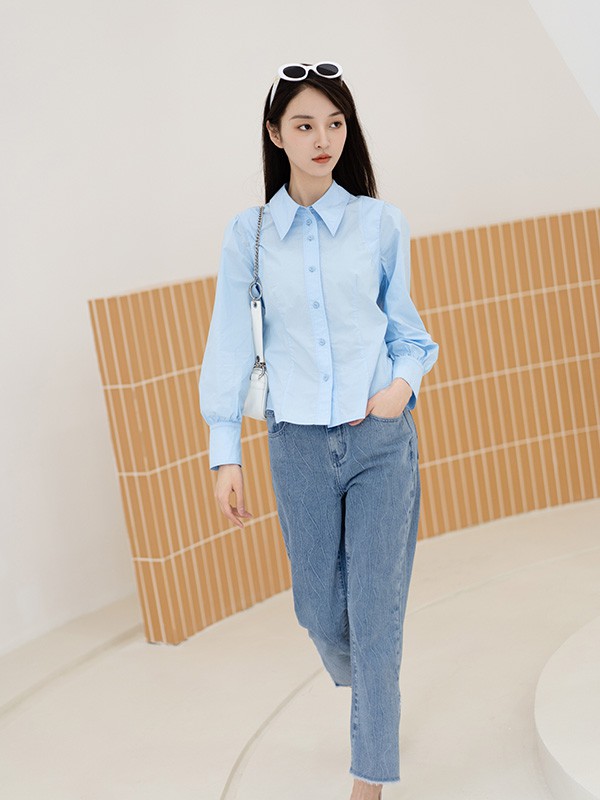 艾莱依羽绒服2023春夏季蓝色衬衫