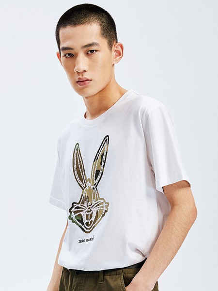 马克华菲2023春夏季白色T恤