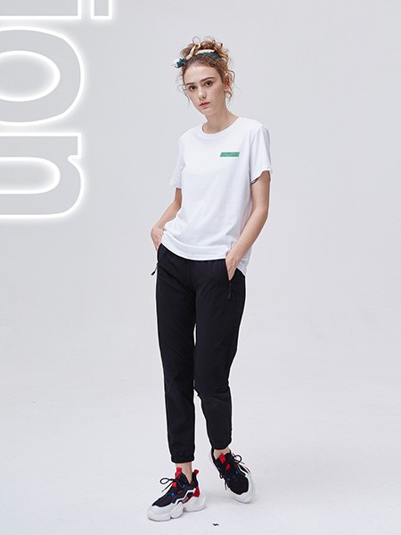 纳迪亚休闲装2023春夏季白色T恤