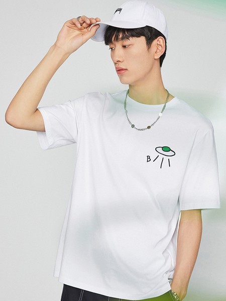 太平鸟2023春夏季白色T恤