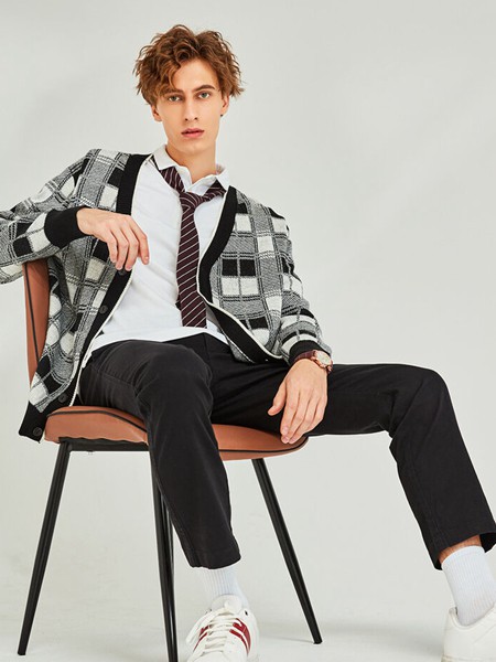 佐丹奴休闲装2023春夏季白色T恤