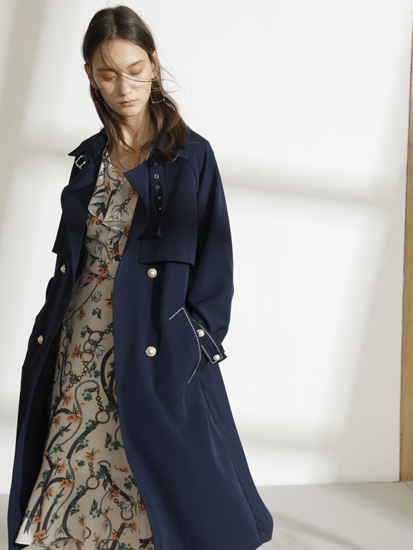 衣之吻女装2023春夏季白色连衣裙